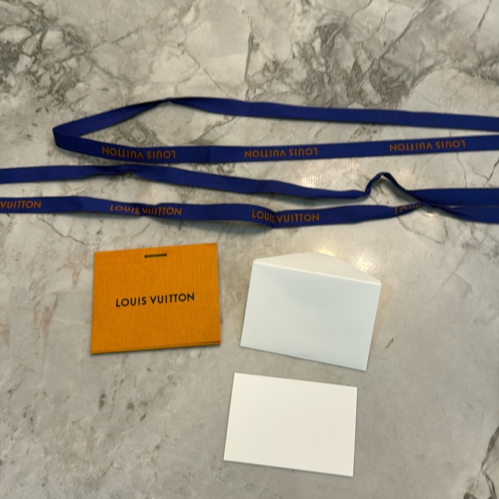 - LOUIS VUITTON Ribbon 85” w Note holder and Gift Envelope